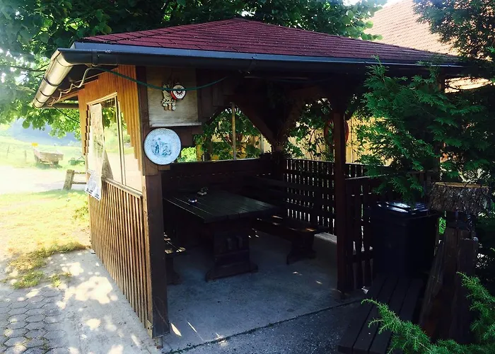 Turisticna Kmetija Toman Bivanje na kmetiji *